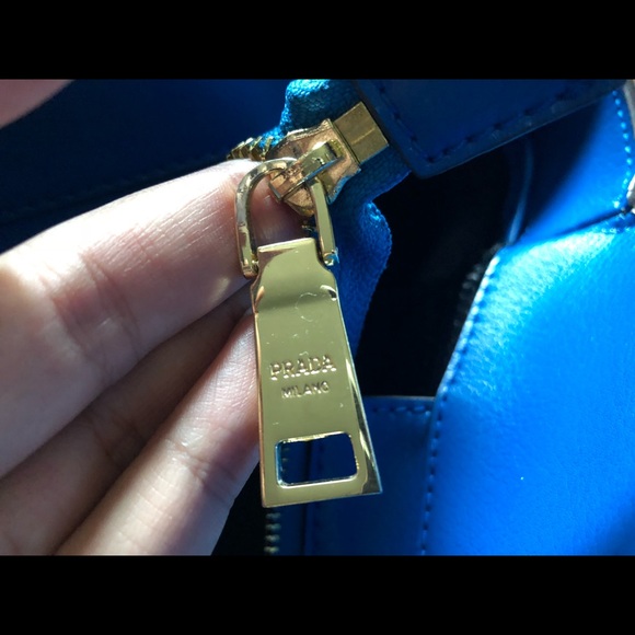 Blue Prada Bag - Picture 4 of 6